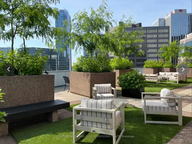 Additional image 34 of 33 University Ave Unit 1905