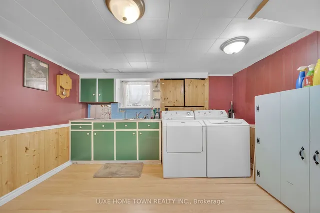 Additional image 24 of 102 Brenda Cres