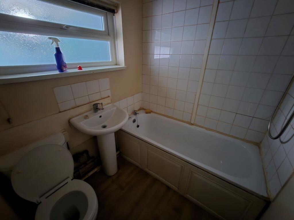 Additional image 9 of 52 Milton Place, Machen, Caerphilly, Mid Glamorgan, CF83 8TR