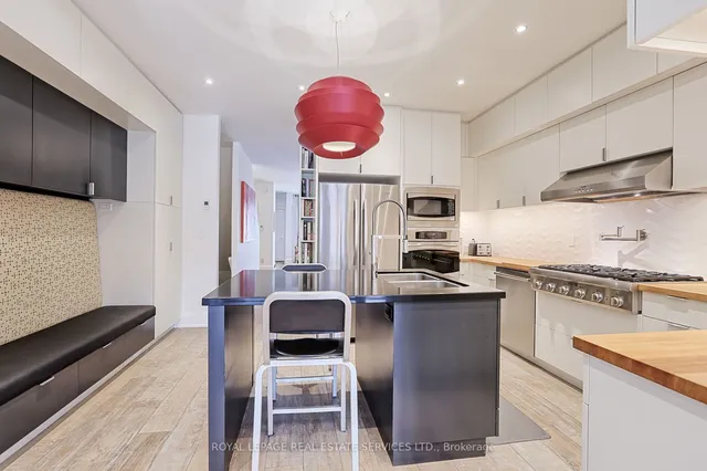 Additional image 11 of 115 Humbercrest Blvd