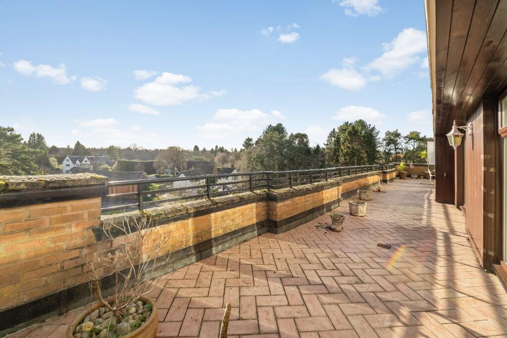 Riverside Drive, Solihull, B91