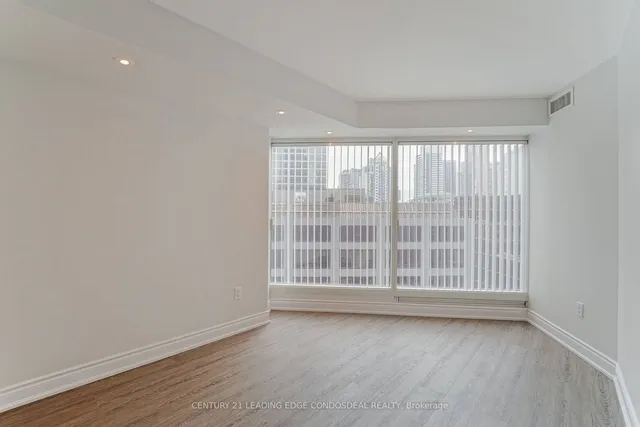 Additional image 27 of 33 University Ave Unit 1905