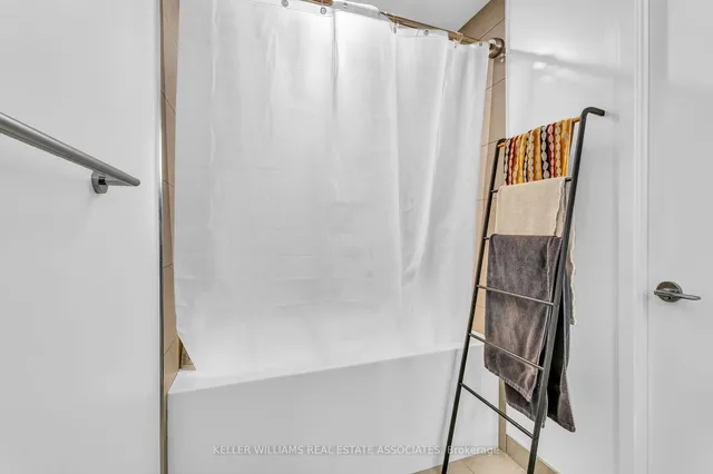 Additional image 19 of 270 Dufferin St Unit 329