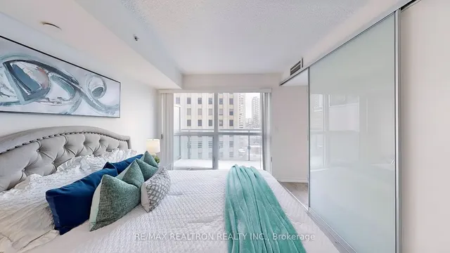 Additional image 26 of 386 YONGE ST St Unit 1104