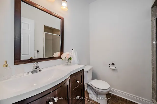 Additional image 20 of 2946 Singleton Common