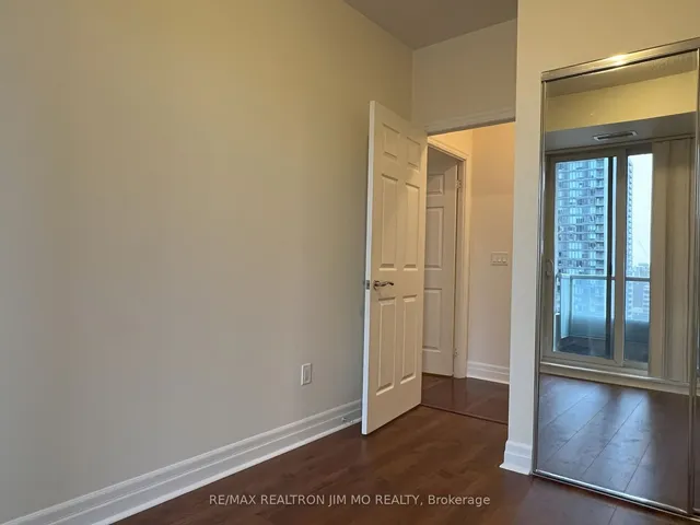 Additional image 19 of 35 Balmuto St Unit 1602