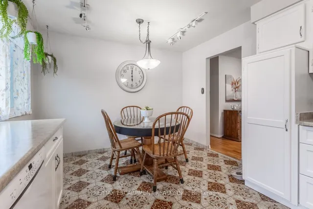 Additional image 9 of 984 Easterbrook Ave