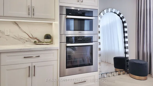 Additional image 22 of 900 Yonge St Unit 1403