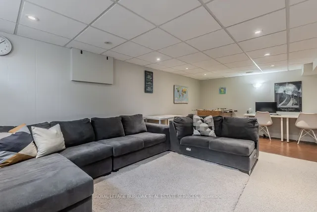 Additional image 37 of 2091 Canterbury Dr