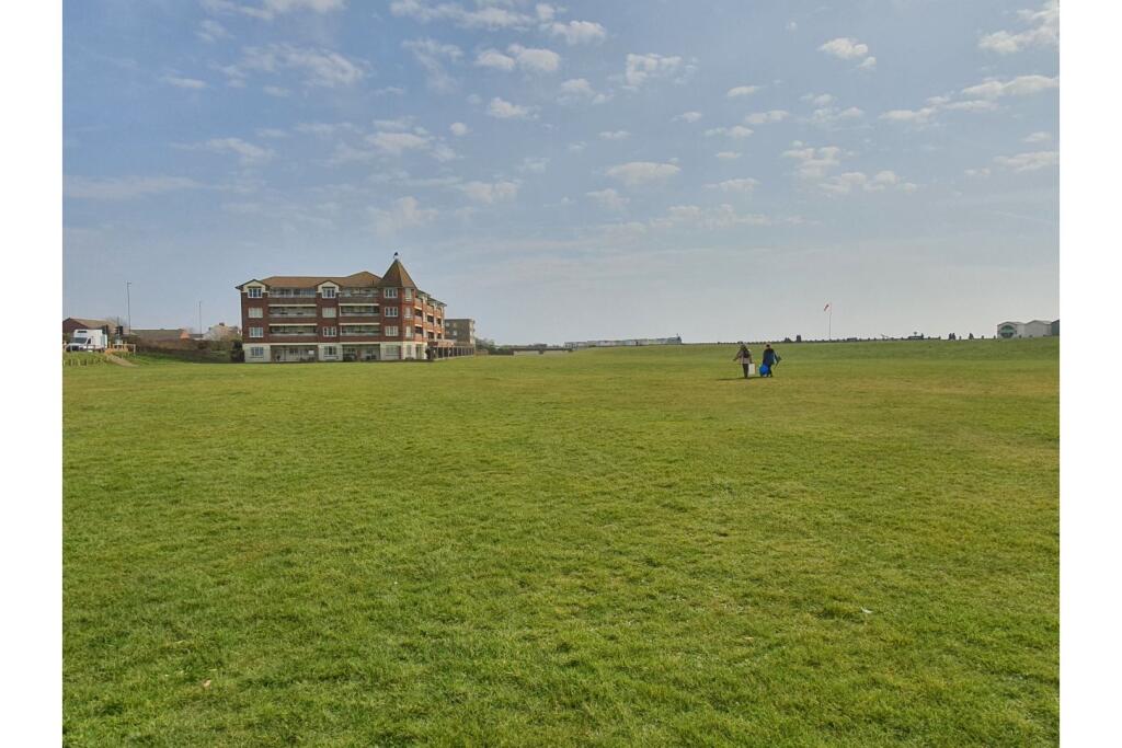 Additional image 24 of Brighton Road, Lancing, BN15