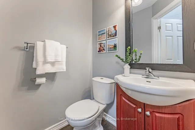 Additional image 14 of 130 Robert St Unit 6