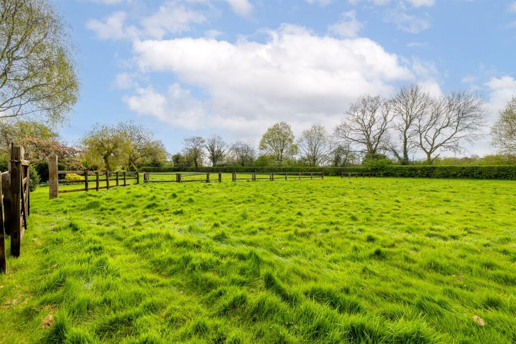Additional image 30 of Hadlow Road, Willaston, Neston