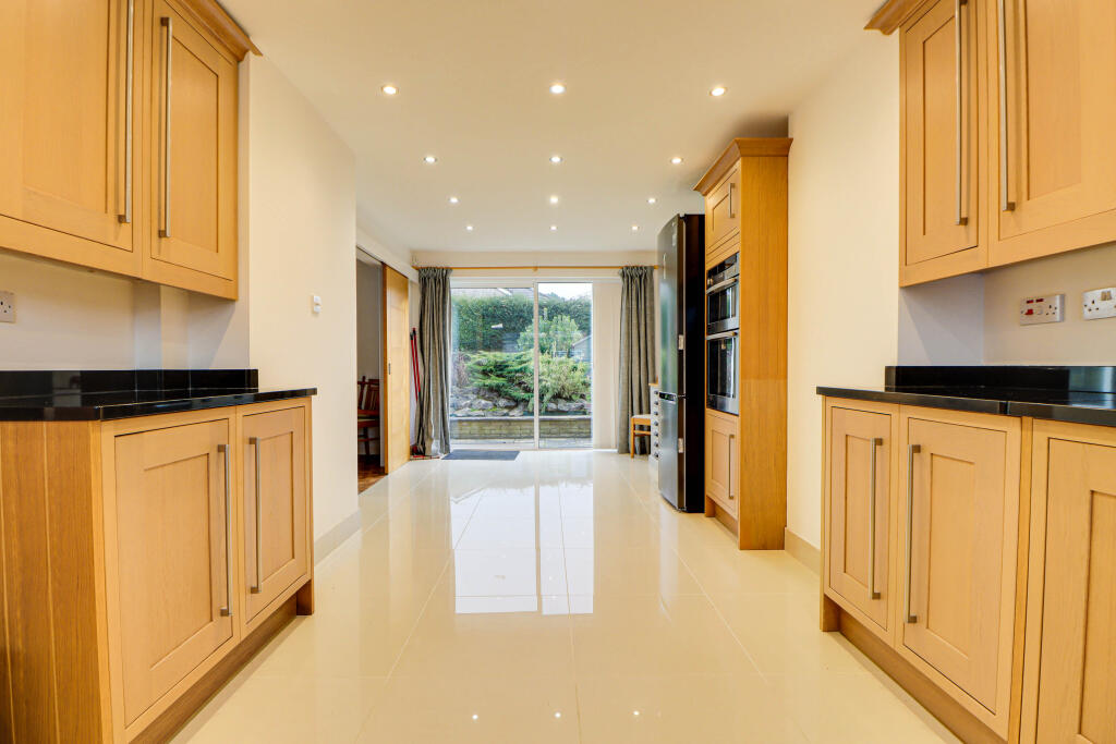 Additional image 6 of Hawthorn Way, St. Albans, Hertfordshire, AL2