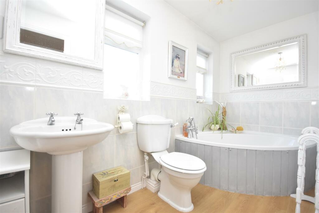 Additional image 13 of Starlight View, 156 Westward Rise, Barry, Vale of Glamorgan, CF62 6NQ