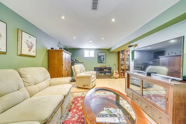 Additional image 20 of 114 Clearbrooke Circ