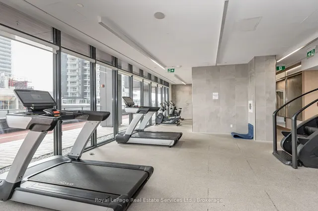 Additional image 31 of 19 Western Battery Rd Unit 310