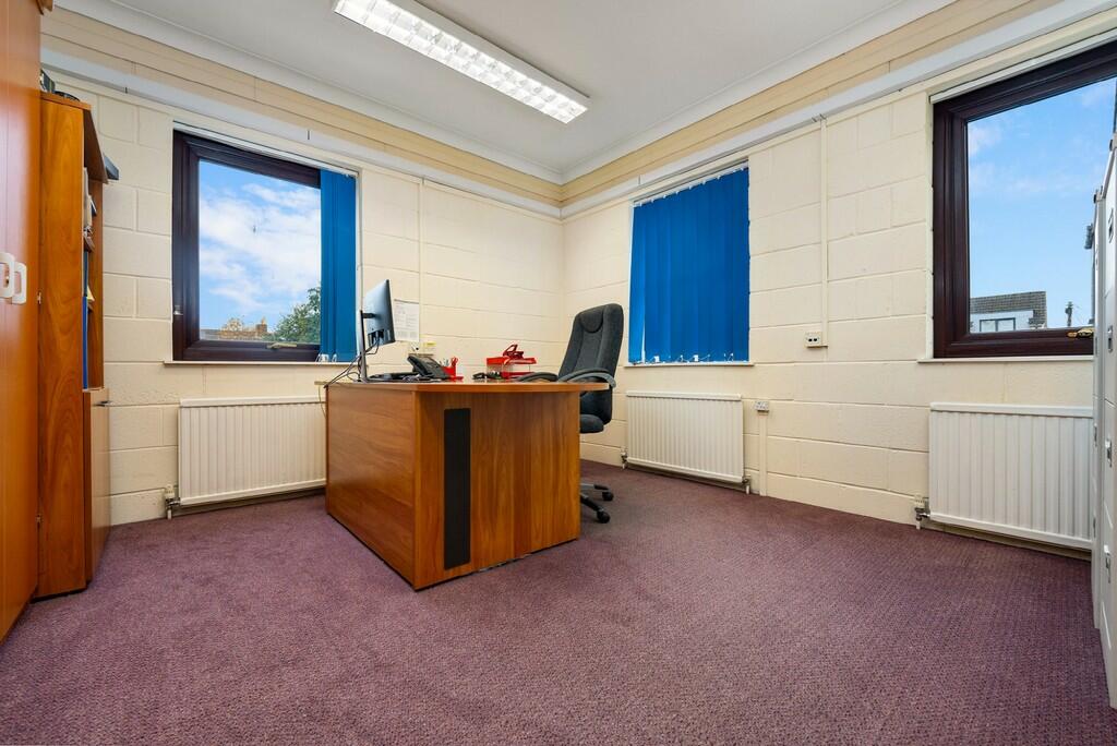 Additional image 11 of 256 Cowbridge Road East