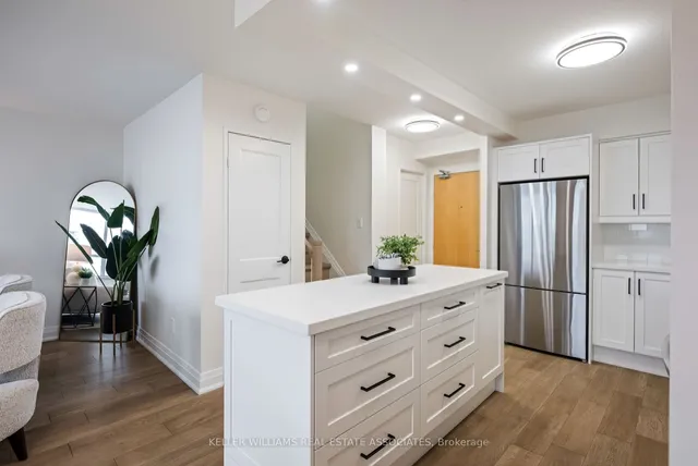 Additional image 17 of 60 Southport St Unit 906