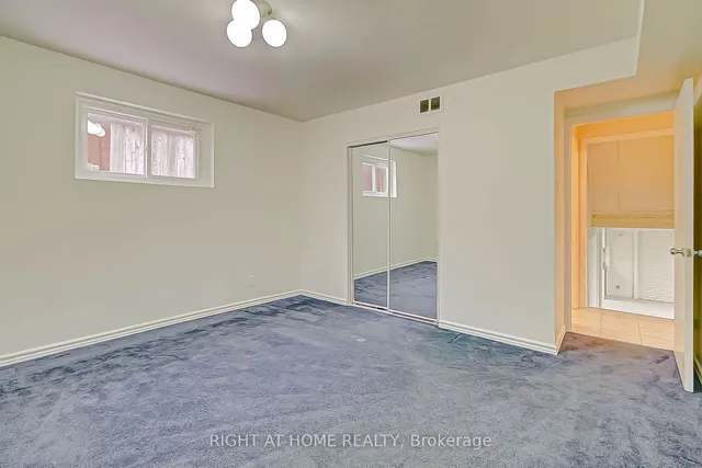 Additional image 15 of 130 Cultra Sq