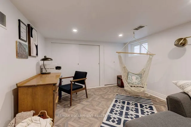 Additional image 32 of 64 Graham Ave