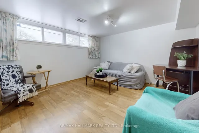 Additional image 20 of 114 Benjamin Blvd