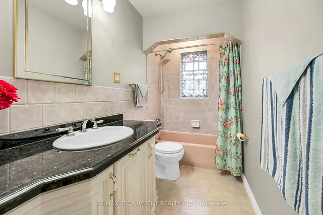 Additional image 18 of 297 East 36th St