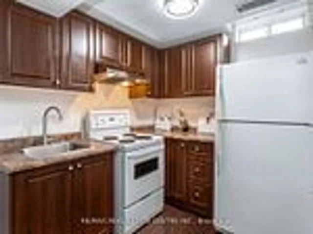 Additional image 26 of 1096 Barclay Circ