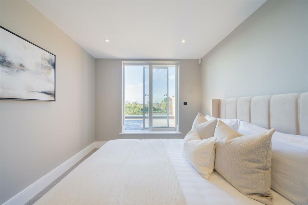 Additional image 25 of Telegraph Road, Heswall, Wirral