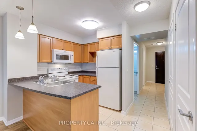 Additional image 7 of 18 Yonge St Unit 1501