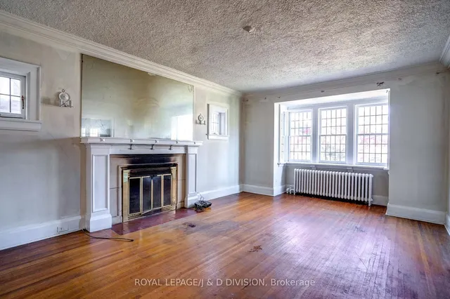 Additional image 8 of 27 Cortland Ave