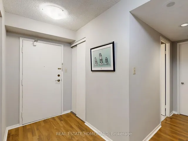 Additional image 4 of 633 Bay St Unit 901