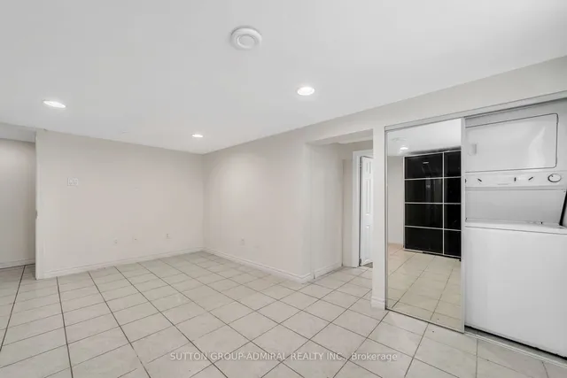 Additional image 38 of 1071 Willowdale Ave