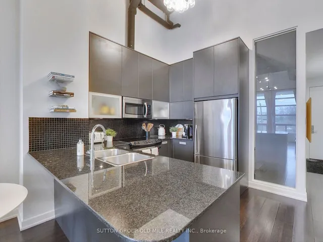 Additional image 6 of 380 Macpherson Ave Unit 242