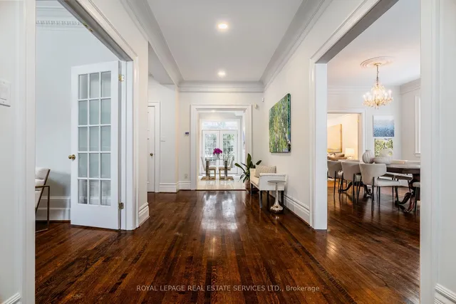 Additional image 5 of 121 Roxborough Dr