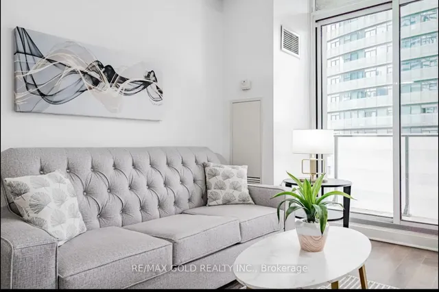 Additional image 11 of 55 Bremner Blvd Unit 2811