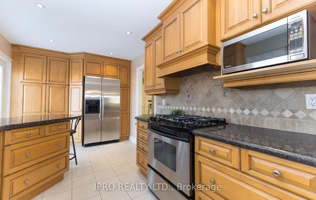 Additional image 11 of 821 Willow Ave