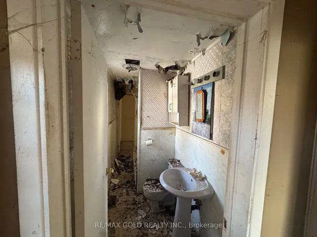 Additional image 34 of 1040 Brook View Ave