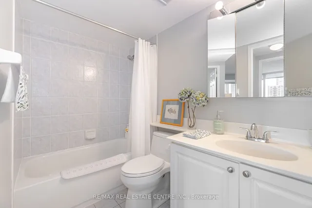 Additional image 21 of 17 Michael Power Pl Unit 606