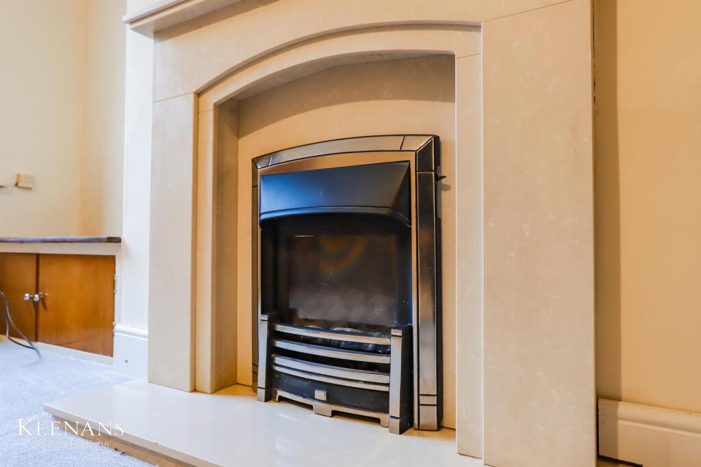 Additional image 11 of Straits Lane, Read