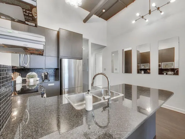 Additional image 7 of 380 Macpherson Ave Unit 242