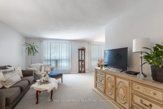 Additional image 12 of 984 Easterbrook Ave