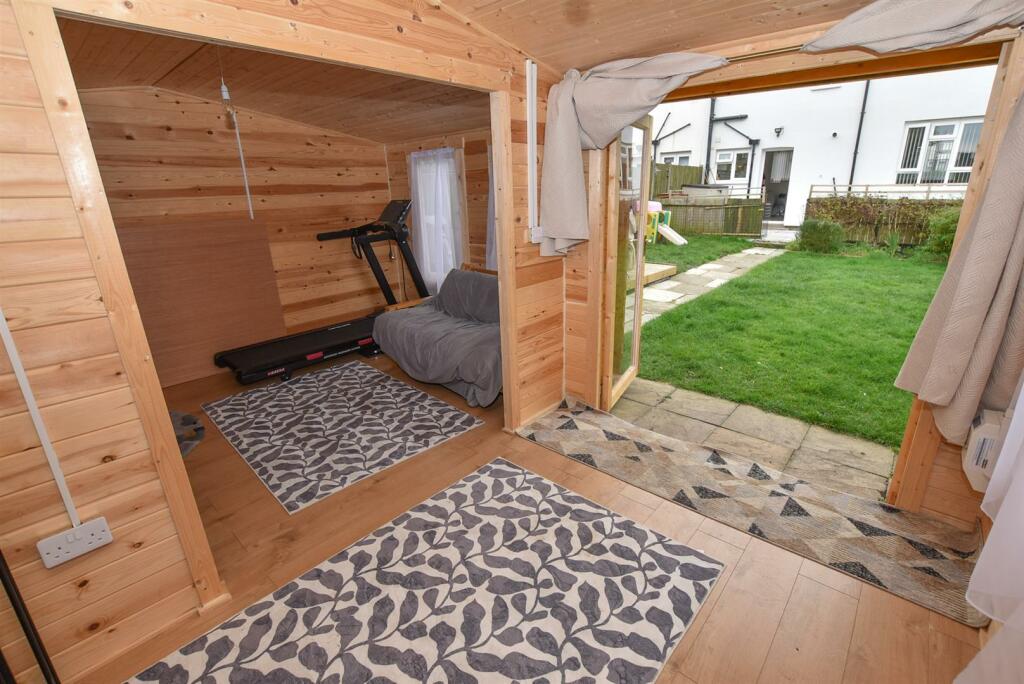 Additional image 18 of Dale Avenue, Bromborough