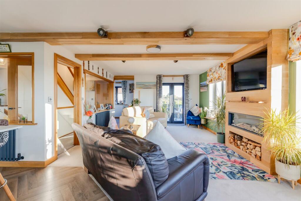 Additional image 15 of Cypress Gardens, Porthcawl, Bridgend County Borough, CF36 5BZ