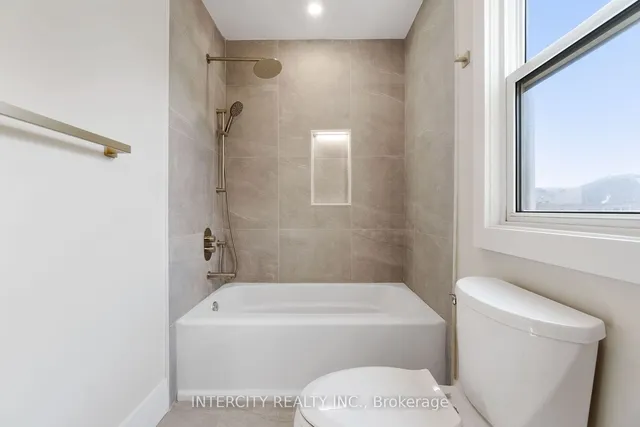 Additional image 15 of 560 Beach Blvd