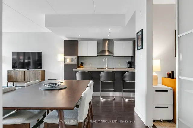 Additional image 16 of 588 Annette St Unit 202