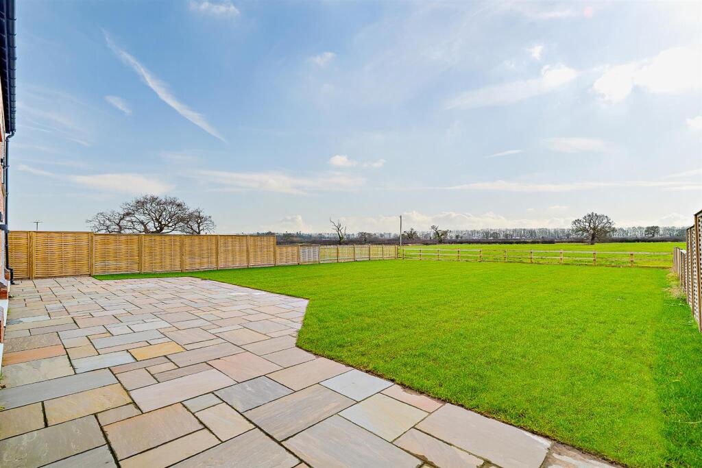 Additional image 10 of Belgrave Garden Mews, Pulford, Chester