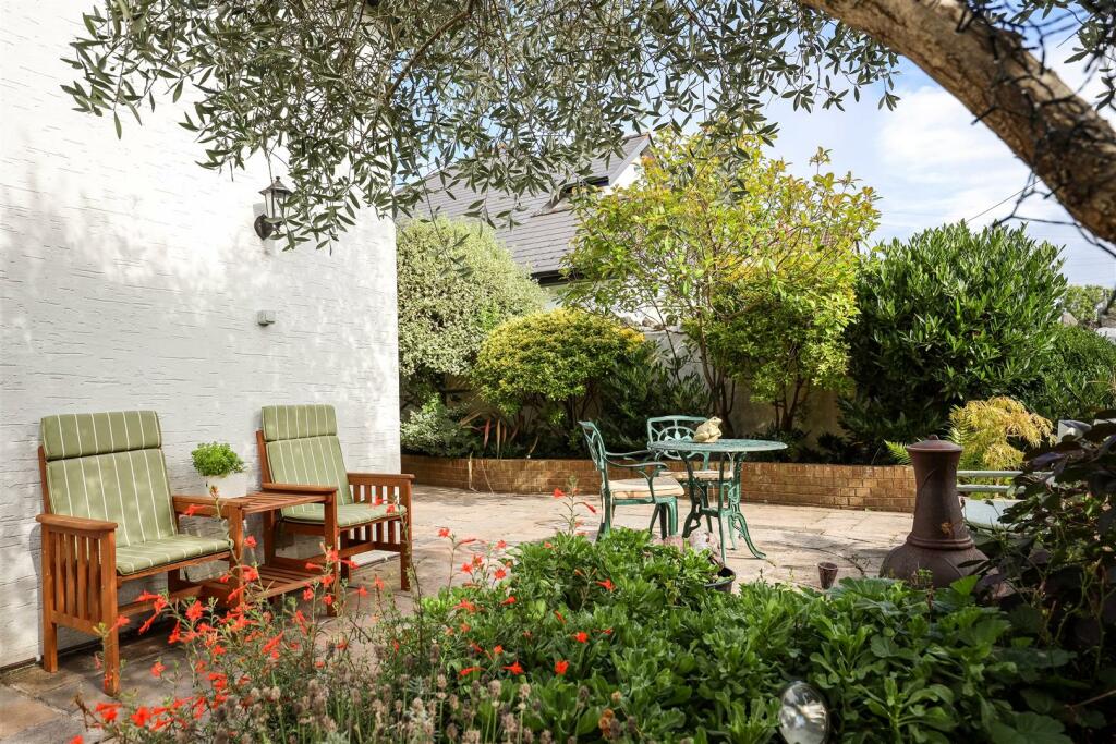 Additional image 20 of 2 Turnpike Close, Dinas Powys, CF64 4HT