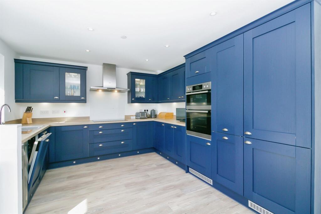 Additional image 19 of Rhodfa'r Hurricane, St. Athan, Barry