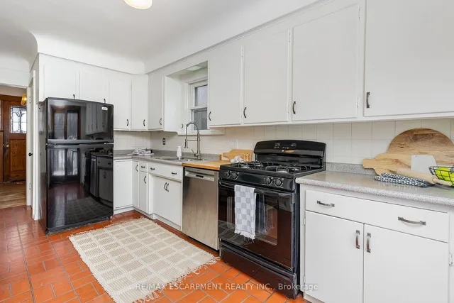 Additional image 11 of 166 Rothsay Ave