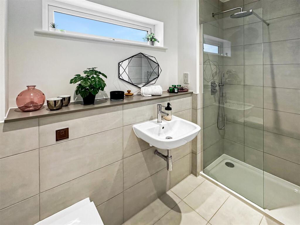 Additional image 6 of Neighbourhood, Bolton, BL1